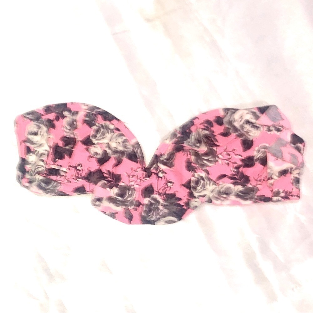 Xhilaration Pink rose design bikini top Medium